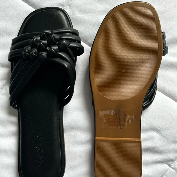 Sandals - Picture 2 of 2